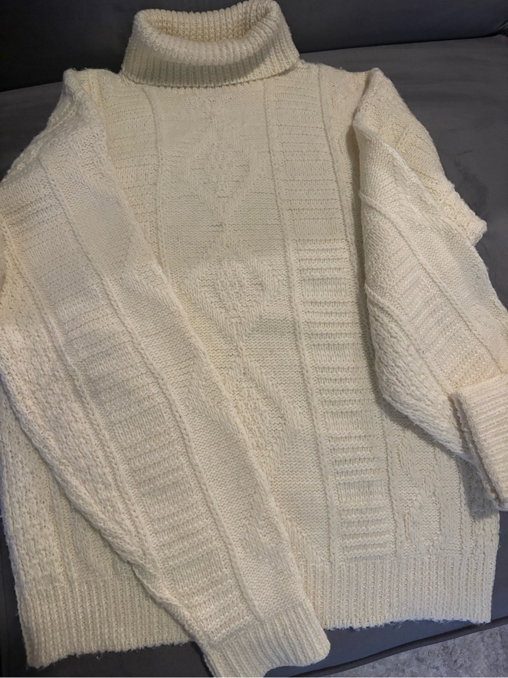 Private Label. Vintage Menswear Sweater. Cream Cable-Knit Turtleneck Sweater